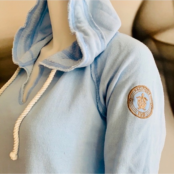 Lightweight Pale Blue Hoodie (S) - Picture 5 of 11